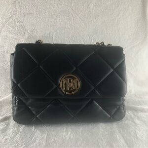 Studio Badgley Miscka Quilted Faux Leather Chain Purse Black Gold Tone Chain‎